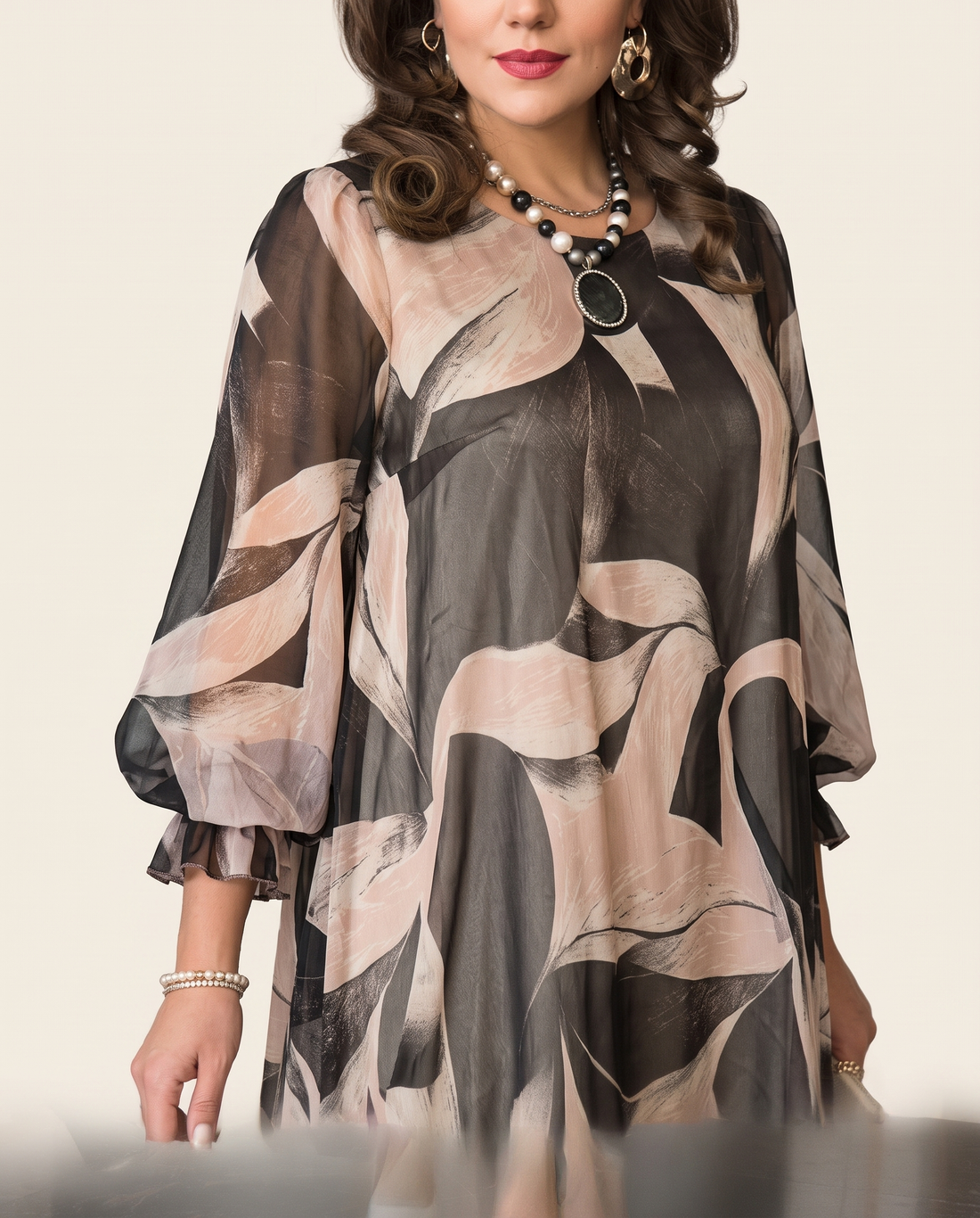Whitemore & Daughters - Charlyn Mini Dress: A-Line Round-Neck Dress with Long Balloon Sleeves in Abstract Print